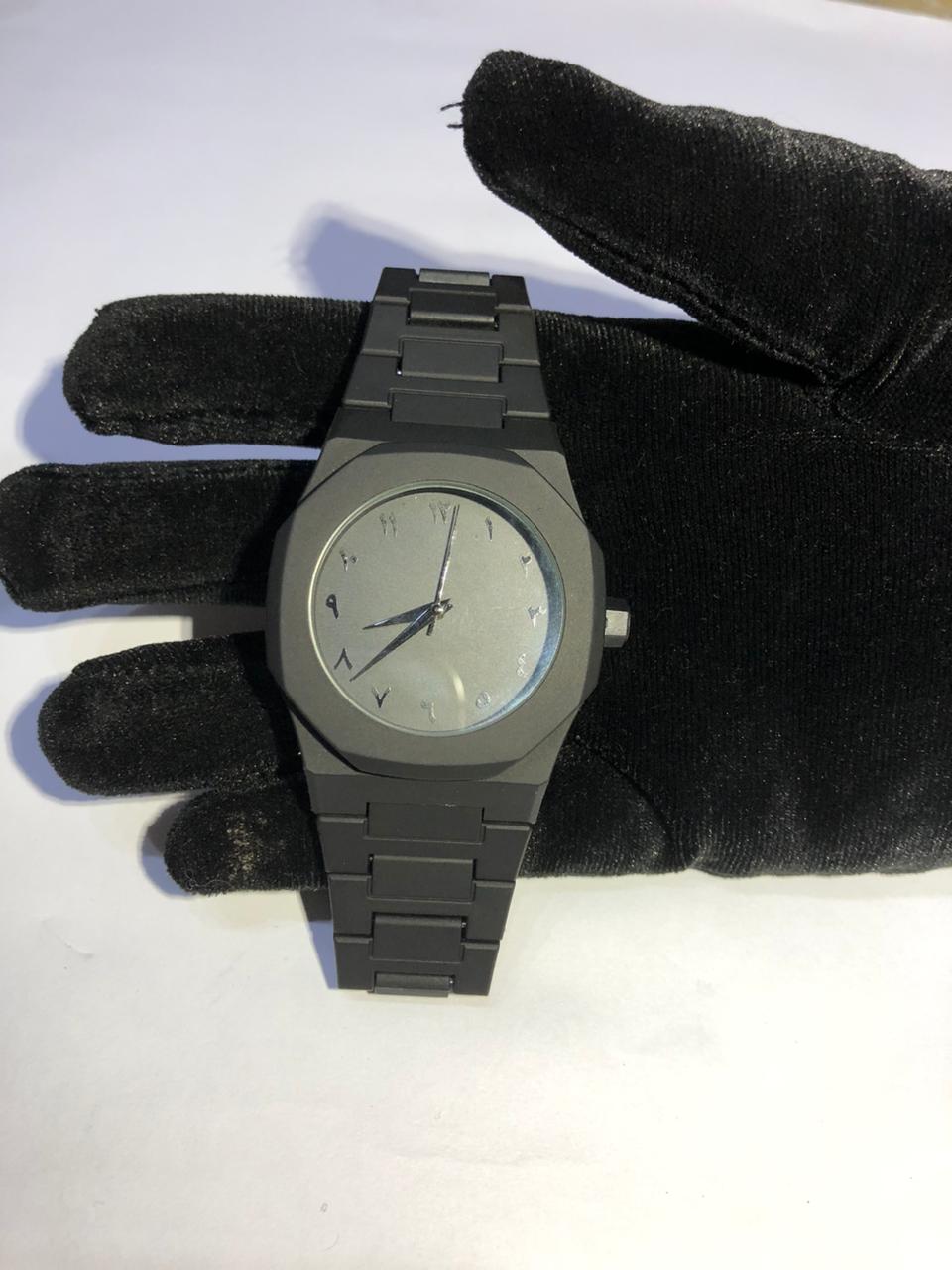 Matte Black Stainless Steel Wrist Watch – Minimalist Arabic Numeral Dial, Modern Classic Design Blak arabic aura watch